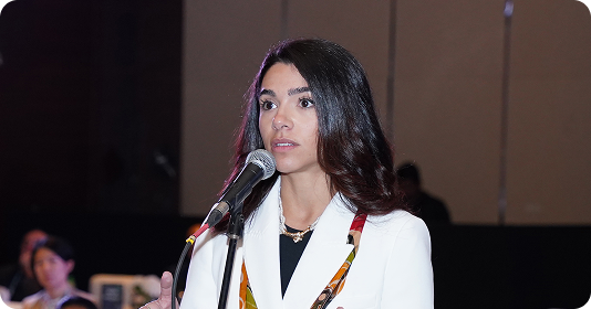 Attendee participating in the healthcare conference program